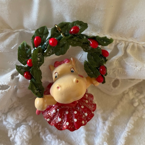 Carlton Cards Heirloom Collection- Wish On The Way hippo ornament 🤶🎅🏼 - Picture 5 of 6